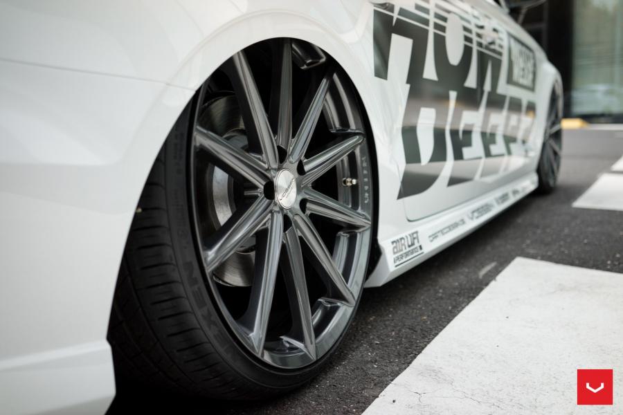 Колеса Audi S3 Sedan on Vossen Wheels (VFS10) 2017 года  (фото 3 из 52)